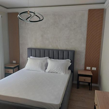 Hotel Demoli Pogradec Buitenkant foto