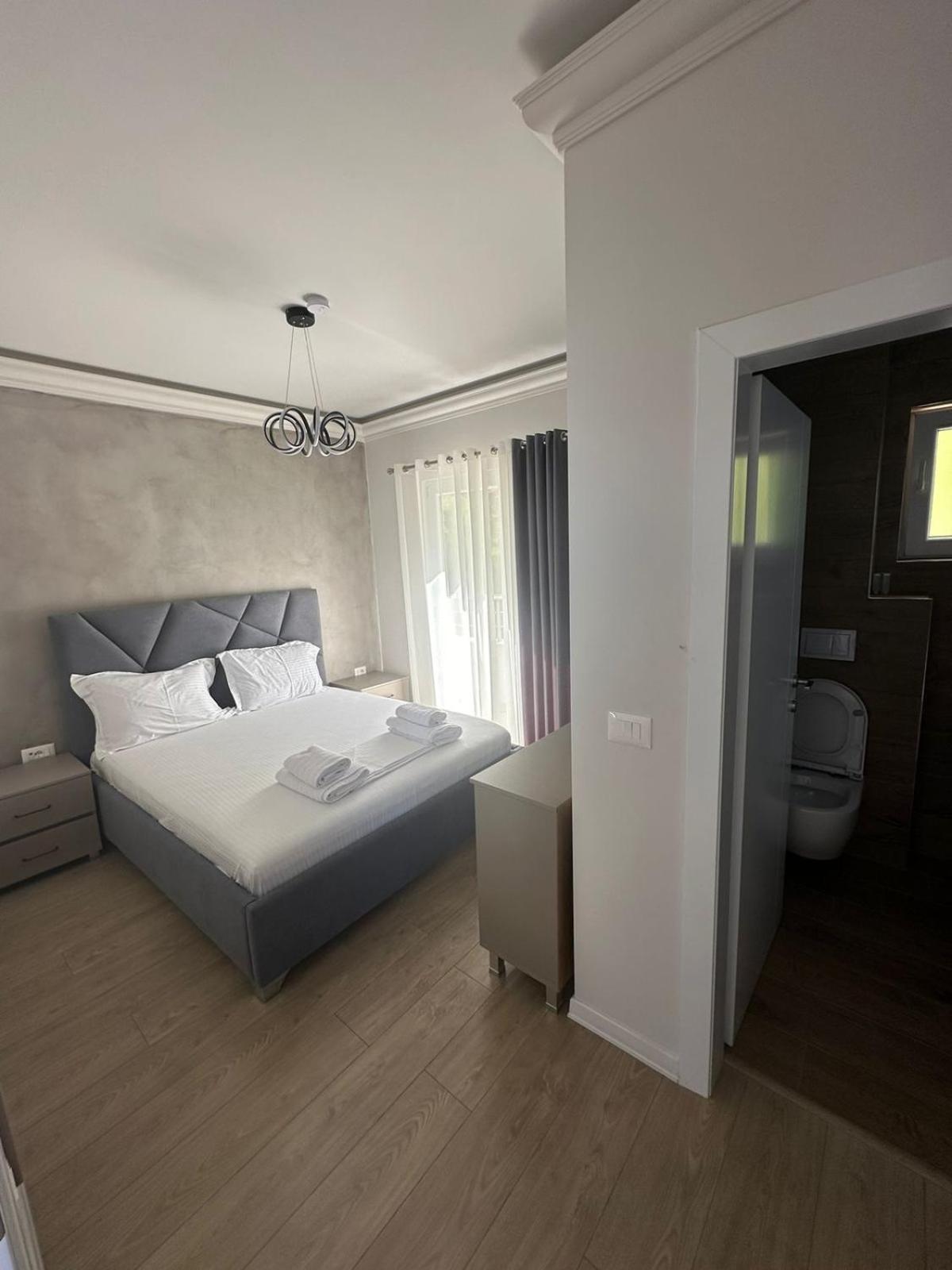 Hotel Demoli Pogradec Buitenkant foto