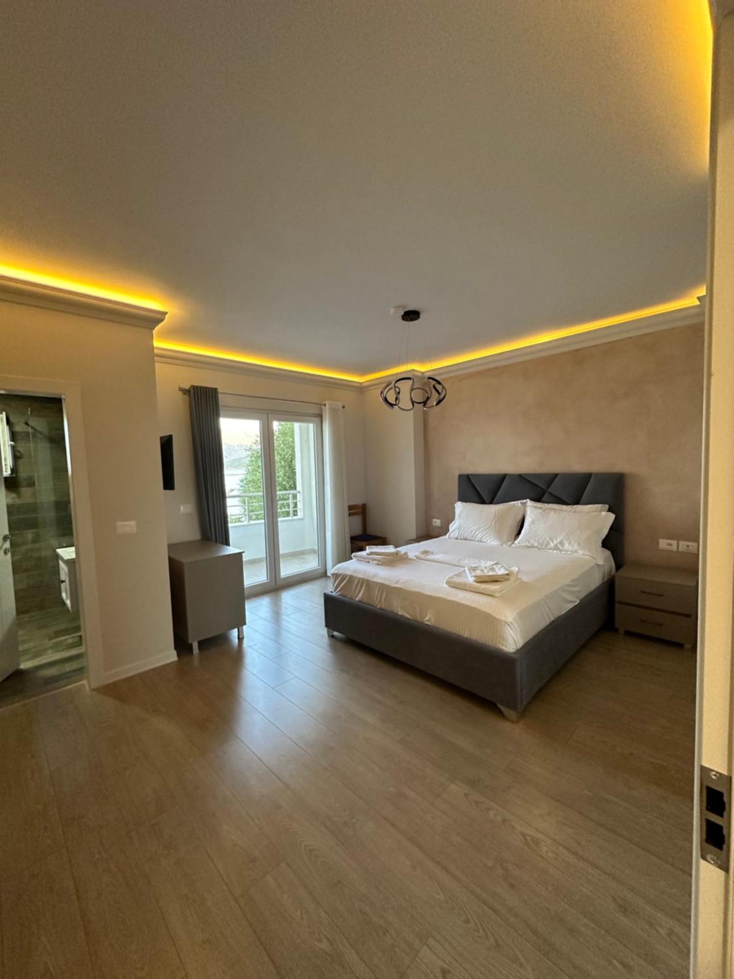 Hotel Demoli Pogradec Buitenkant foto