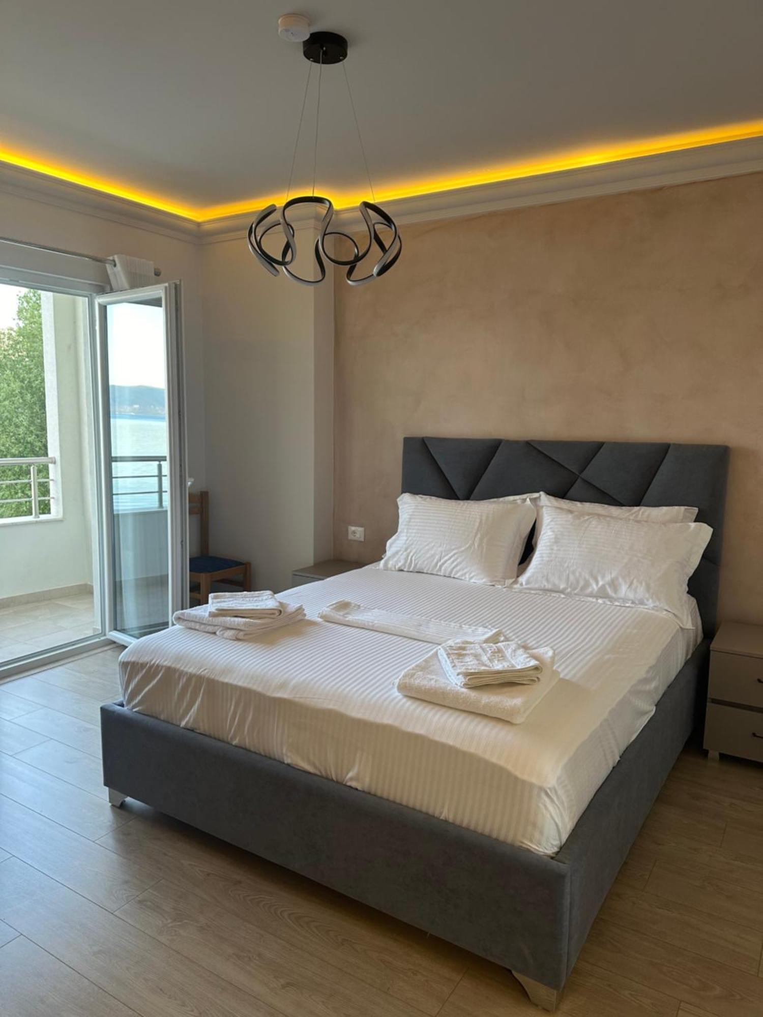 Hotel Demoli Pogradec Buitenkant foto