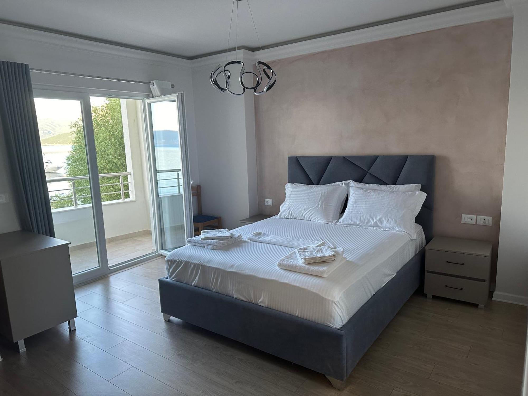 Hotel Demoli Pogradec Buitenkant foto