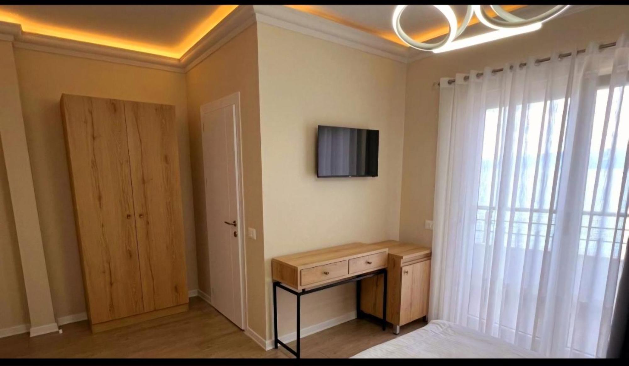 Hotel Demoli Pogradec Buitenkant foto
