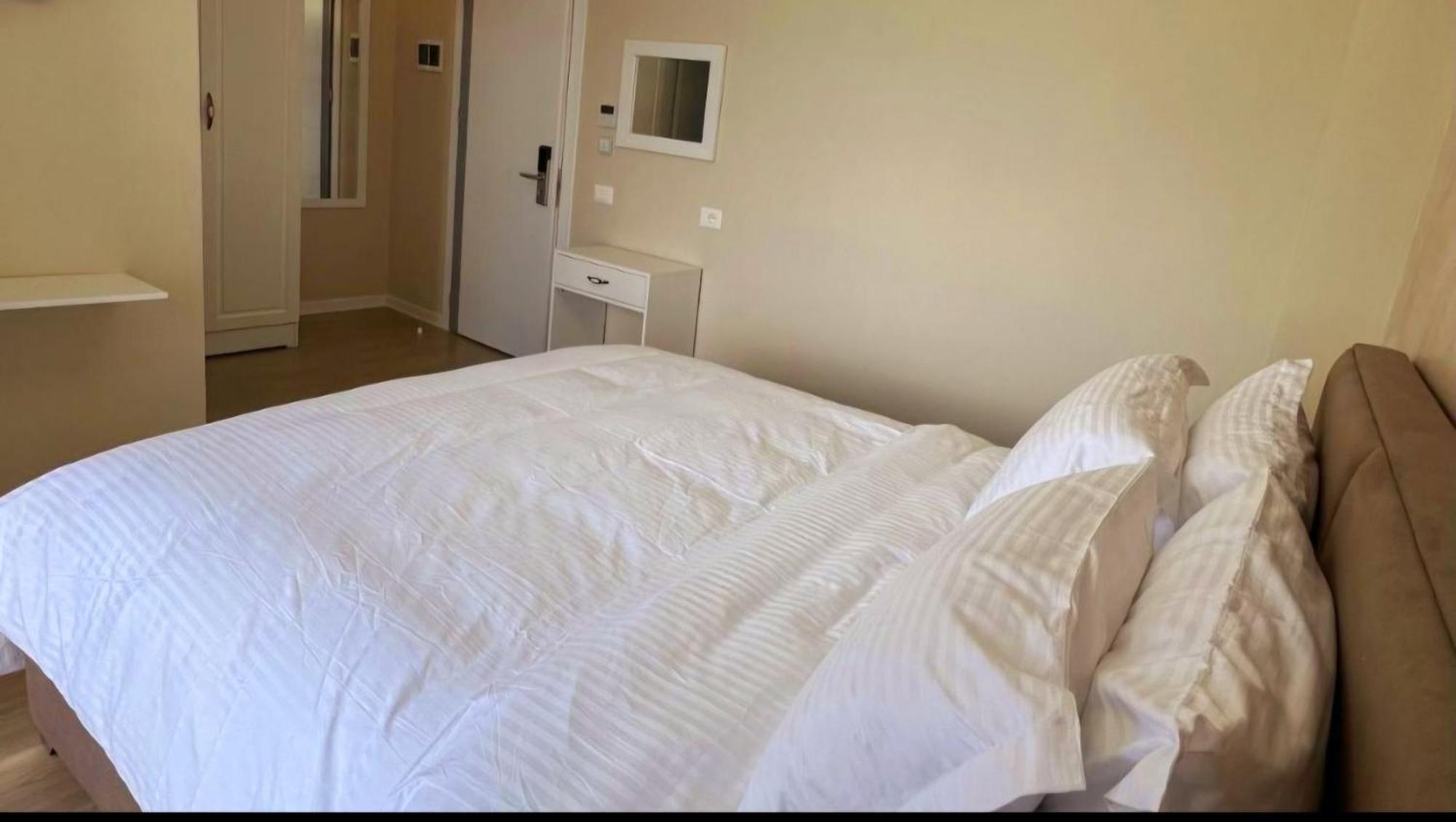 Hotel Demoli Pogradec Buitenkant foto