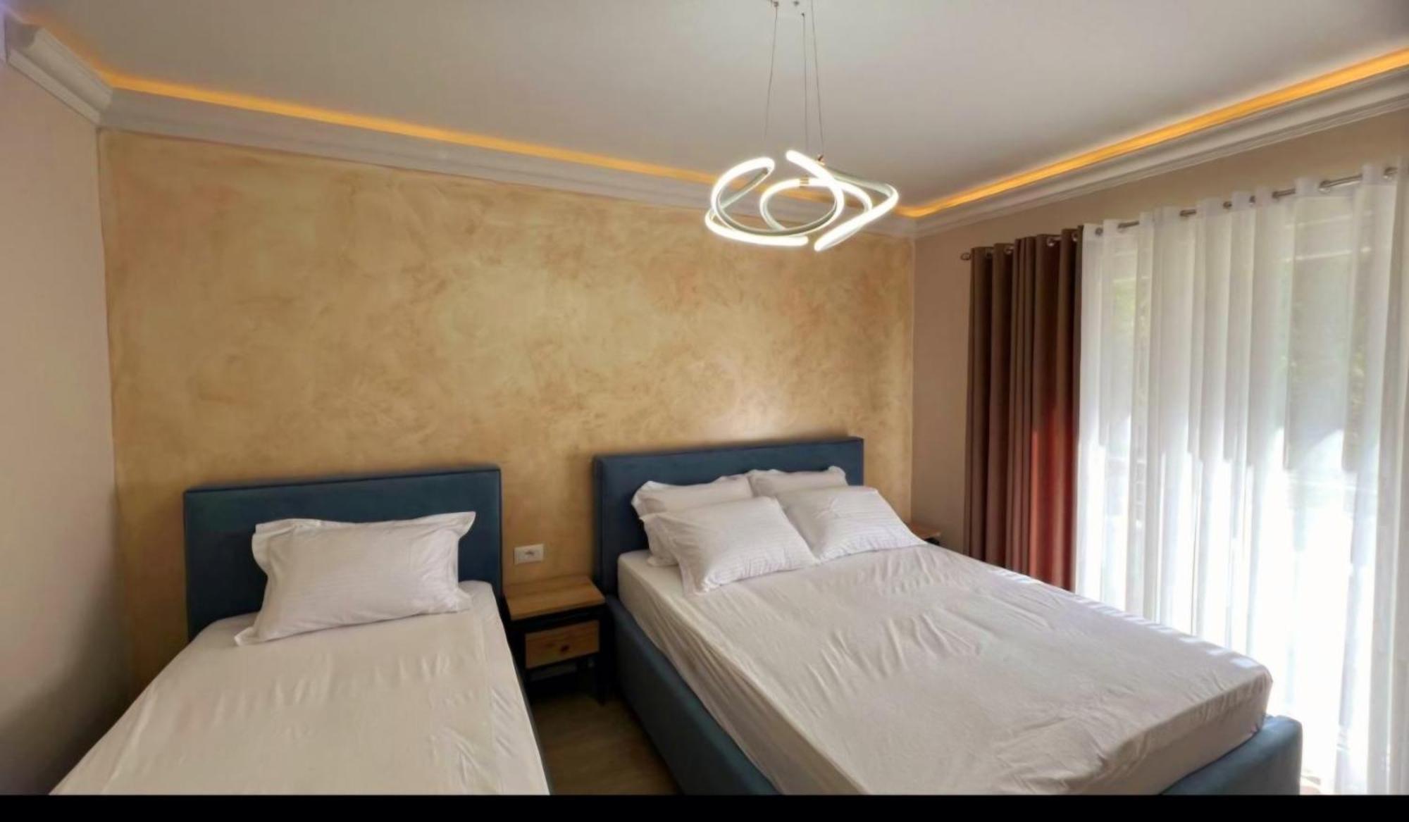Hotel Demoli Pogradec Buitenkant foto