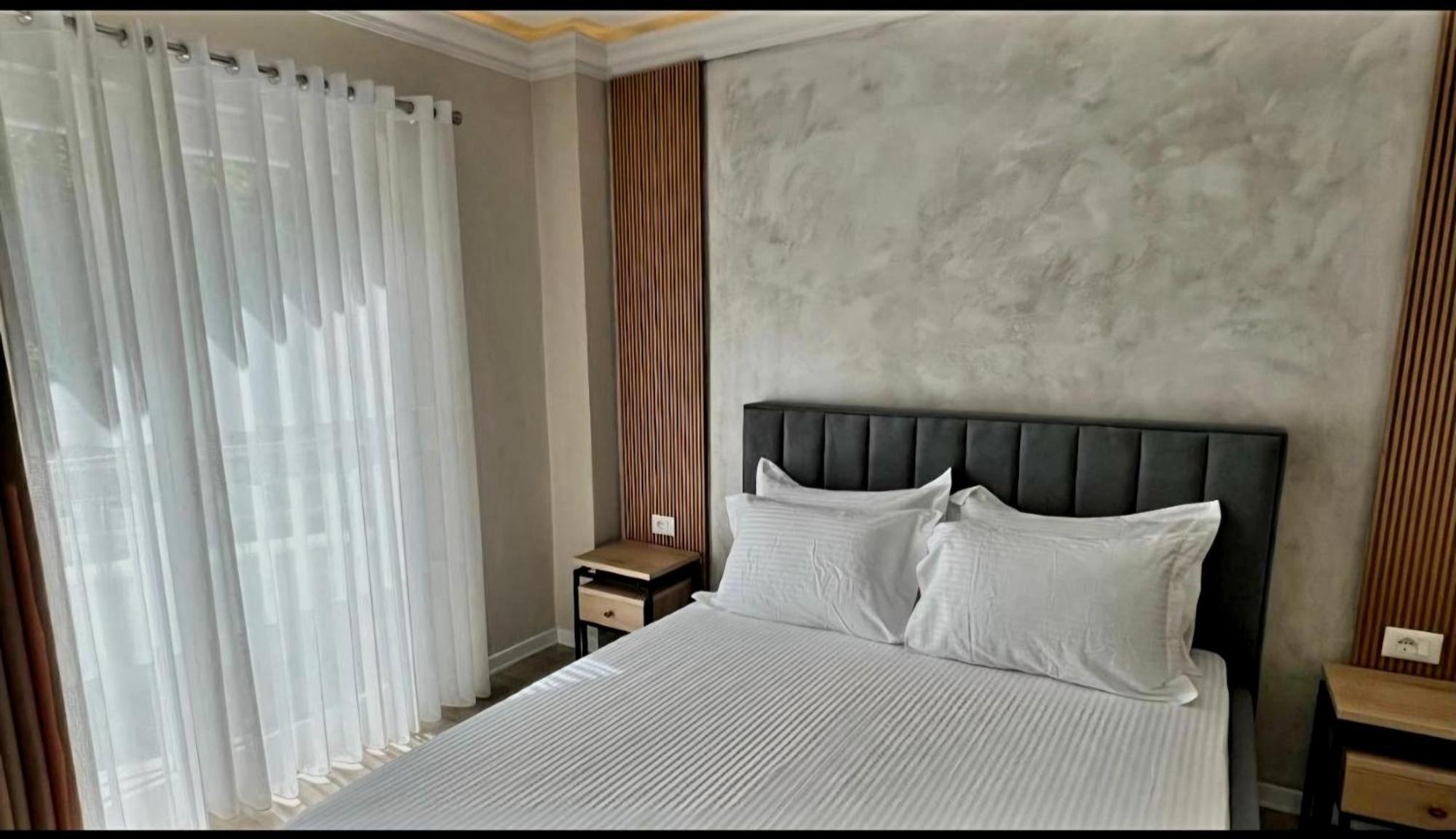Hotel Demoli Pogradec Buitenkant foto